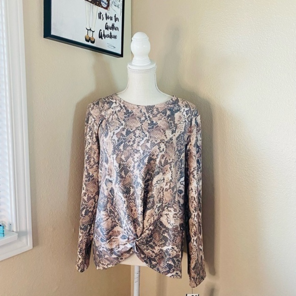 ID Ideology twist front, snake print long sleeve top, Sz. L